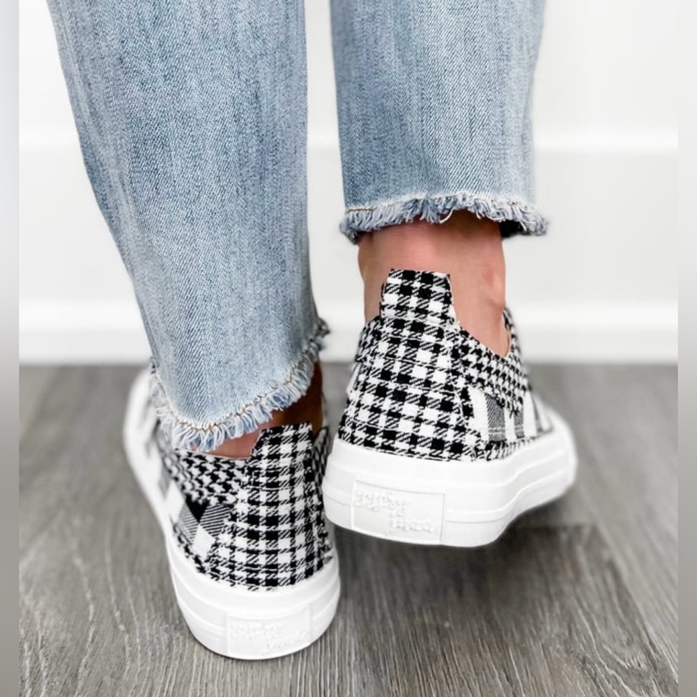 *NWOT Gypsy Jazz Buffalo Plaid Slip On Sneakers - Picture 4 of 7